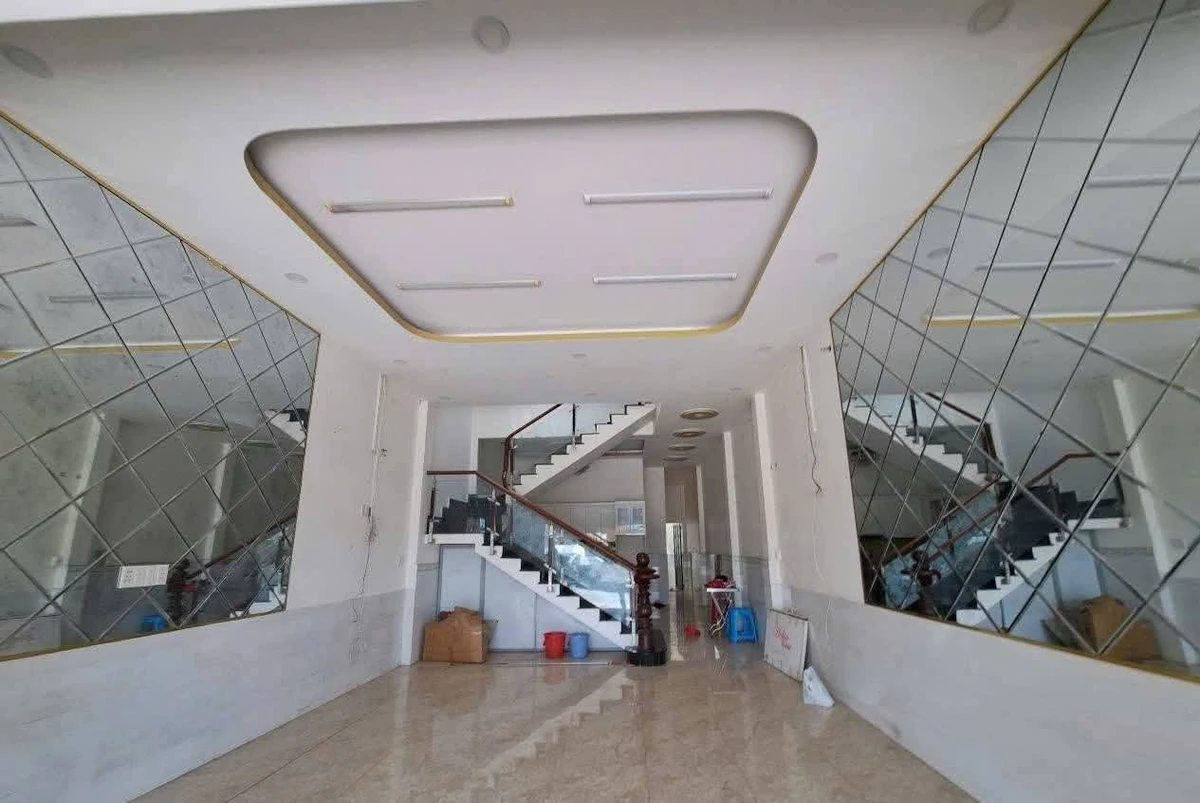 Bán nhà mặt tiền Chợ Mới Long Cang 100m², 3 phòng - Ảnh thu nhỏ 3