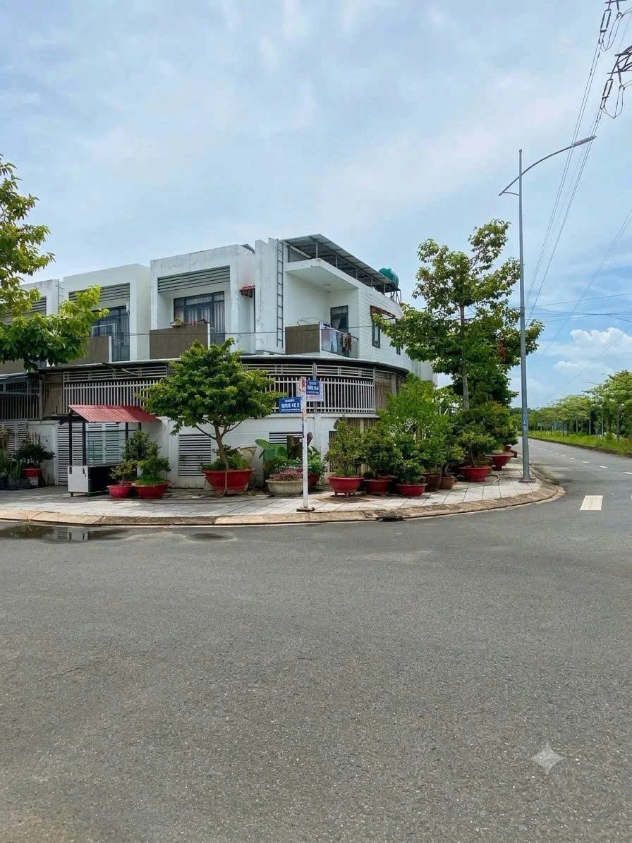Bán nhà góc 1 trệt 1 lầu 202.6m² Rạch Giá 5.2 tỷ - Ảnh thu nhỏ 2