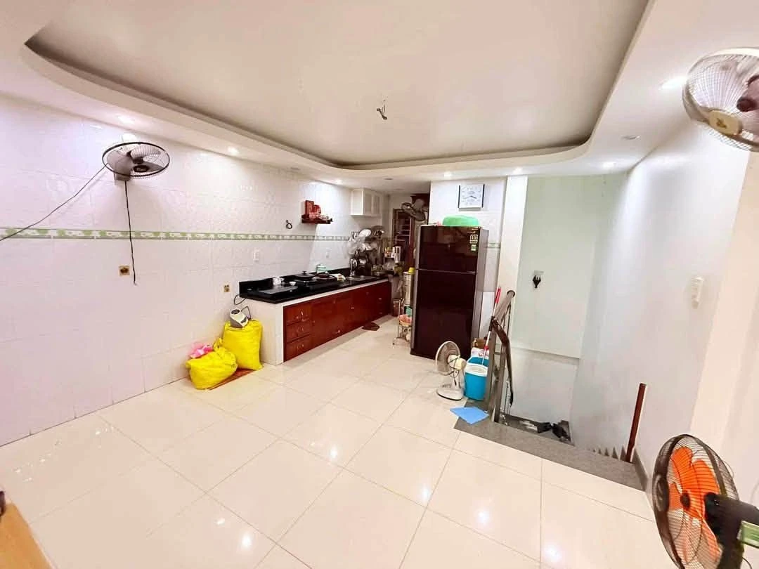 Bán nhà mặt tiền 1 trệt 3 lầu 270m² Vũng Tàu 9,7 tỷ - Ảnh thu nhỏ 3