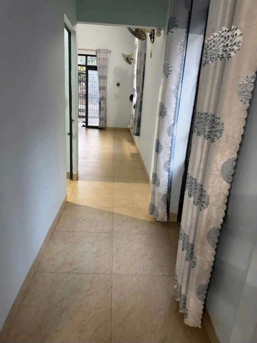 Bán nhà cấp 4 hai mặt tiền 165m² Phường Bùi Minh Trực 1 tỷ 150 triệu - Ảnh thu nhỏ 3