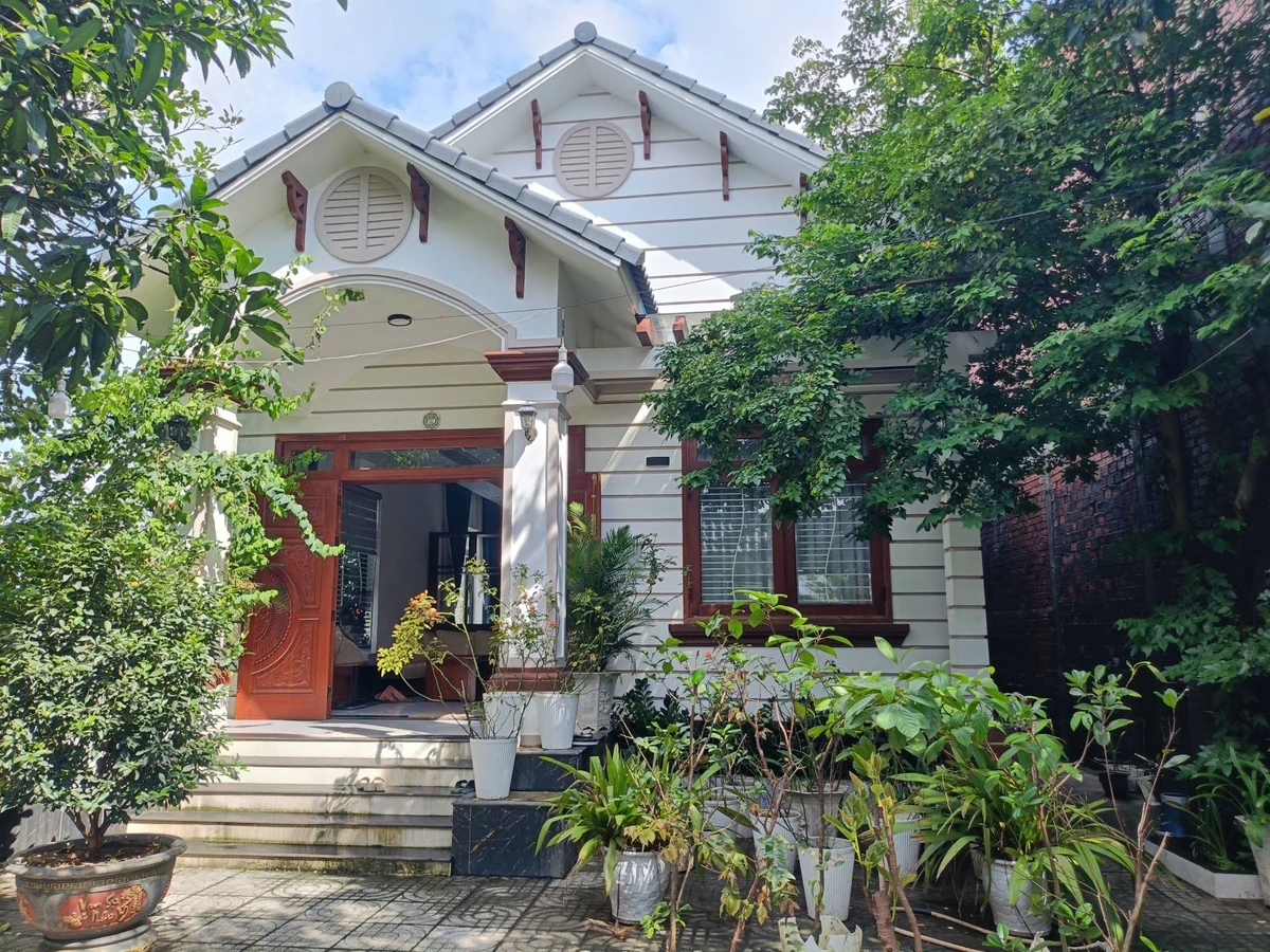 Biệt thự mặt tiền Hoà Tiến 200m² giá 6 tỷ - Ảnh 1