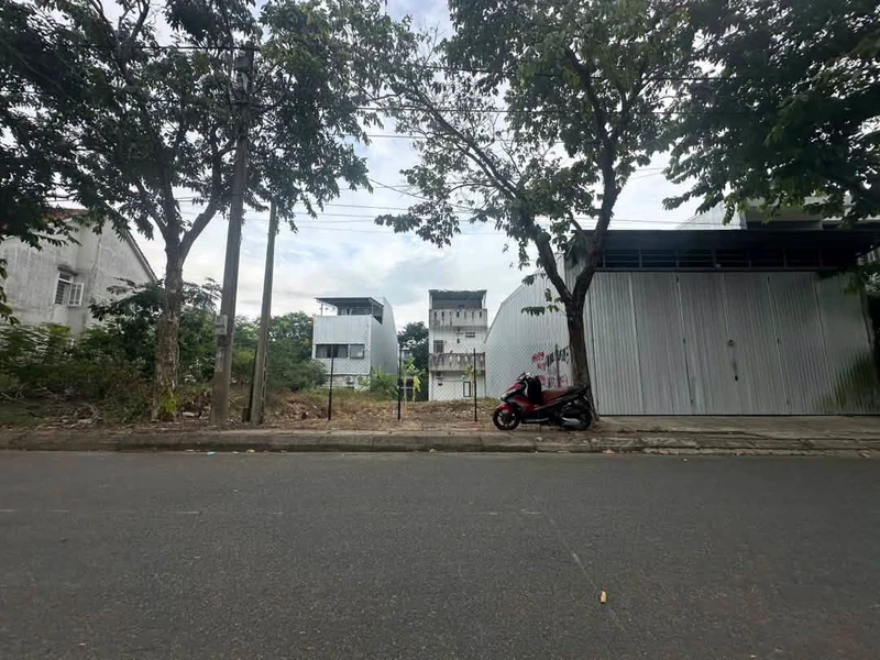 Bán đất mặt tiền đường Lương Nhữ Hộc, KQH Xóm Hành, Phường An Cựu, Huế 150m2