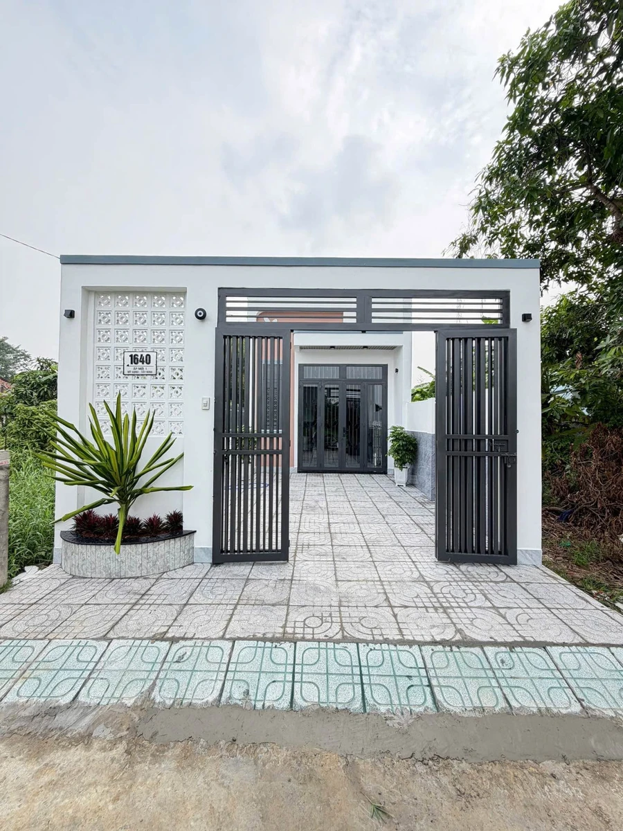 Bán nhà 3 phòng ngủ 150m² Đức Hòa Long An 2 tỷ 50 triệu - Ảnh 1