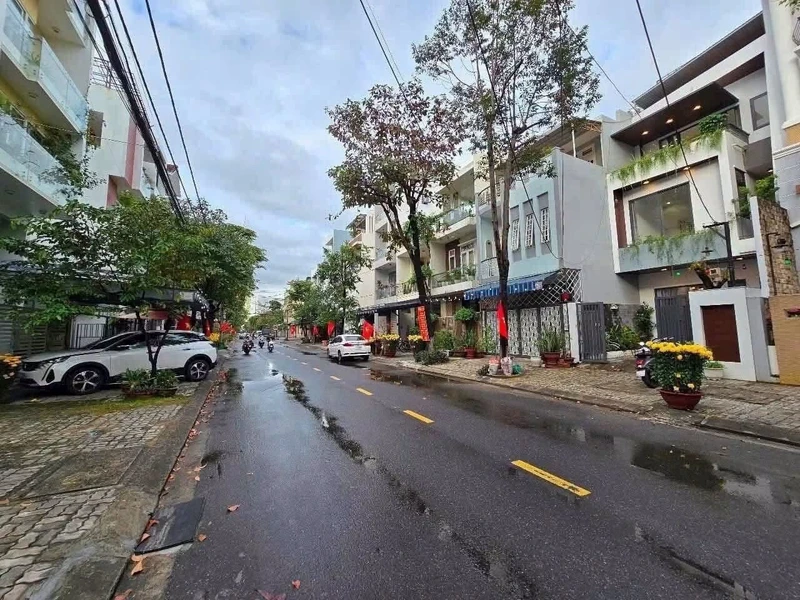 Bán đất mặt tiền Lý Nhân Tông Đà Nẵng 185m2 giá 17 tỷ