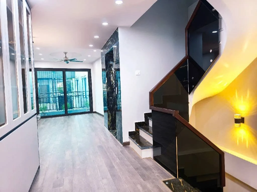 Bán nhà 7 tầng thang máy 40m² sát Hồ Ba Mẫu, Lê Duẩn 10.7 tỷ - Ảnh thu nhỏ 2
