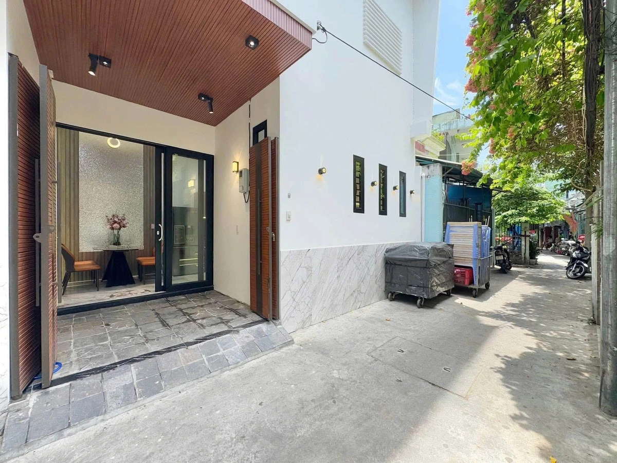 Bán nhà 4 tầng 55m2 ngang 11m, 3 phòng ngủ full nội thất, phố Lê Duẩn, Đà Nẵng - Ảnh thu nhỏ 2