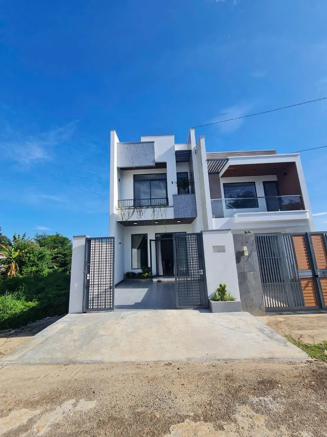 Bán nhà phố 3 phòng ngủ, full nội thất tại Buôn Ma Thuột, 115 m² - Ảnh 1
