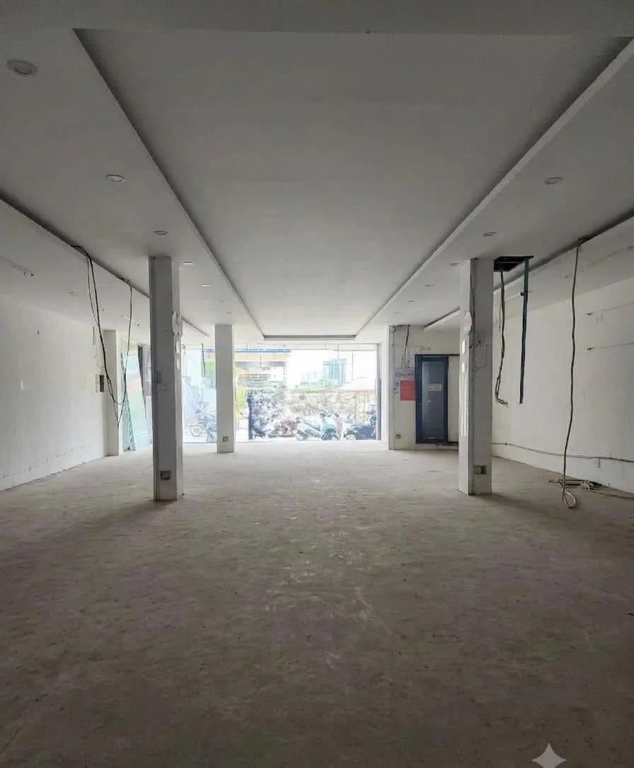Cho thuê mặt bằng 162m² Nguyễn Tất Thành, Quận 4, 55 triệu/tháng - Ảnh thu nhỏ 2