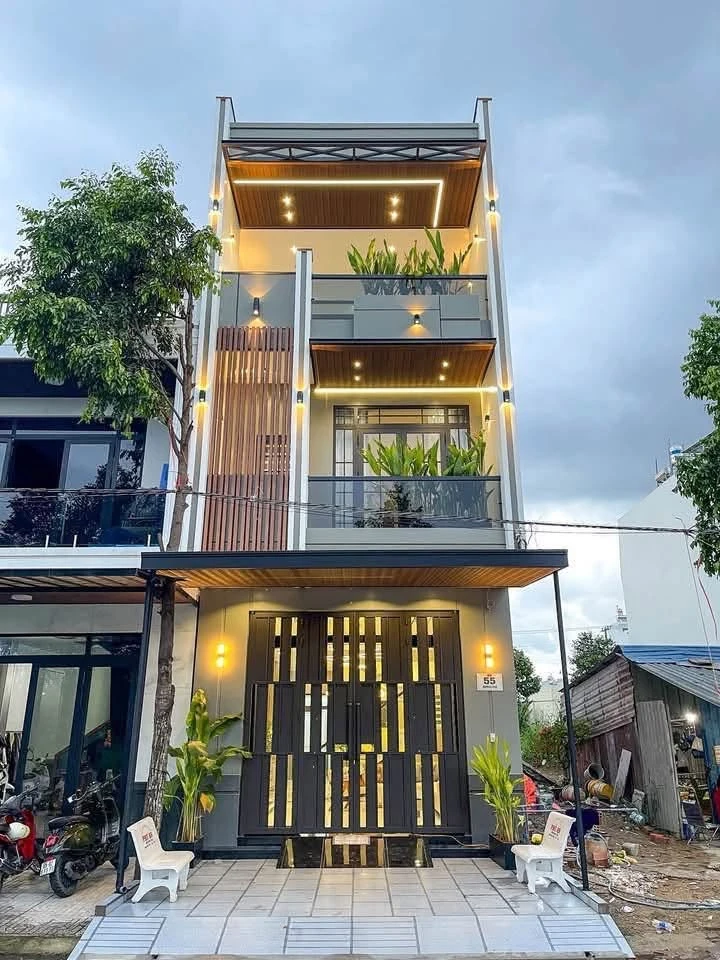 Nhà phố trệt 2 lầu 4PN 80m² Cái Răng 6,15 tỷ - Ảnh 1
