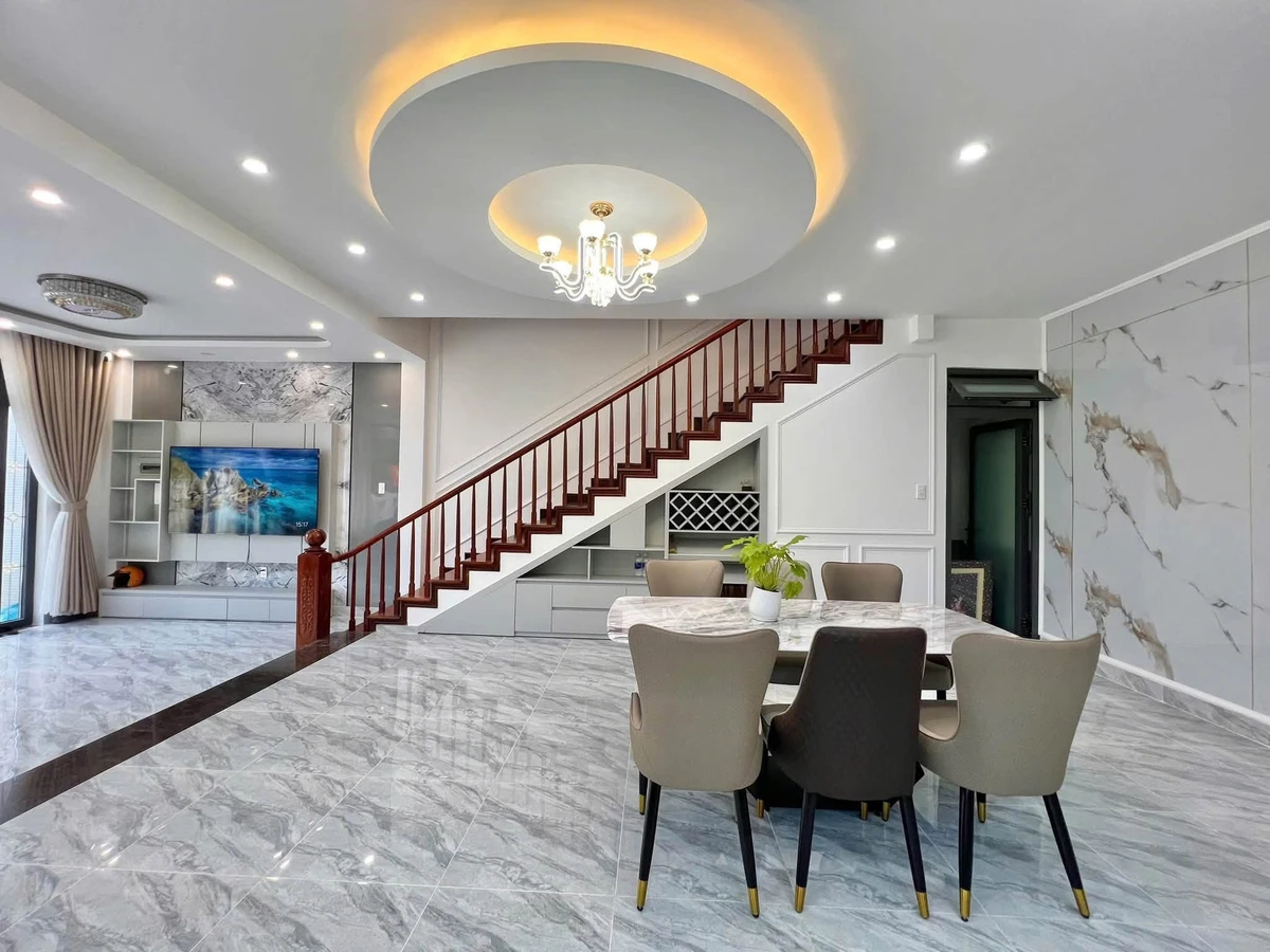 Bán villa hai mặt tiền Nguyễn Khuyến 95.5m² giá 15.5 tỷ Đà Lạt - Ảnh thu nhỏ 2
