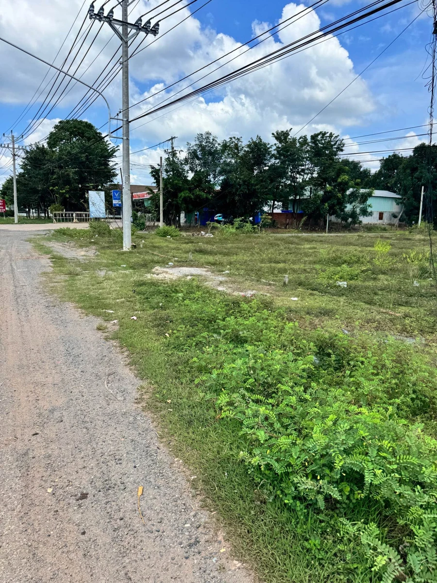 Bán đất 4000 m² gần ngã tư Chơn Thành, giá 1.2 tỷ - Ảnh 1