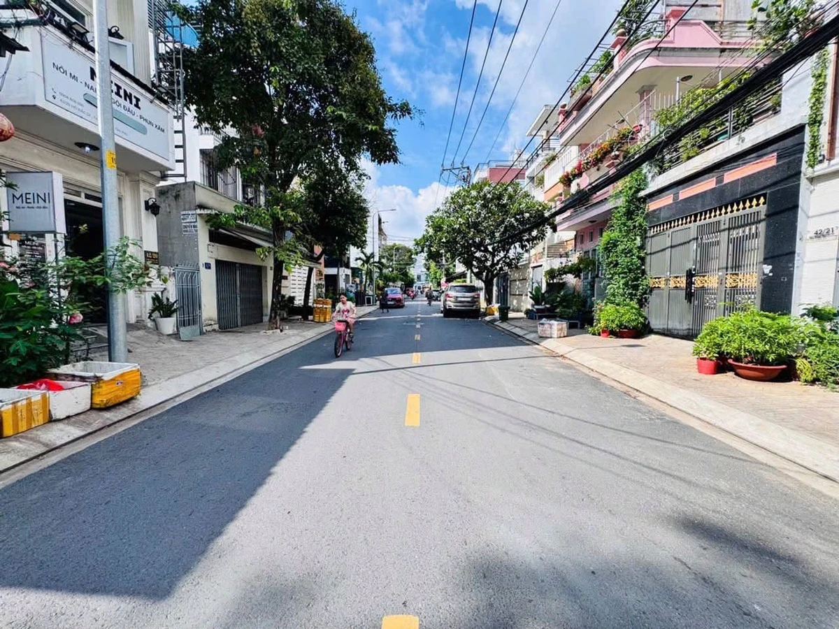 Bán nhà 4 tầng 5.5x17m đường nhựa 12m Tân Phú, giá 11 tỷ - Ảnh 1