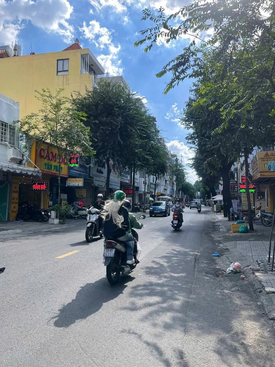 Cho thuê nhà mặt tiền 5m Nguyễn Thái Bình Tân Bình 5PN giá 26 triệu/tháng - Ảnh 1