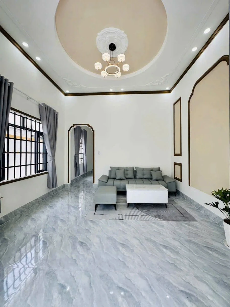 Bán nhà 3PN 2WC sân ô tô 148m² chỉ 1 tỷ 390 triệu Long Hoa, Tây Ninh - Ảnh 1