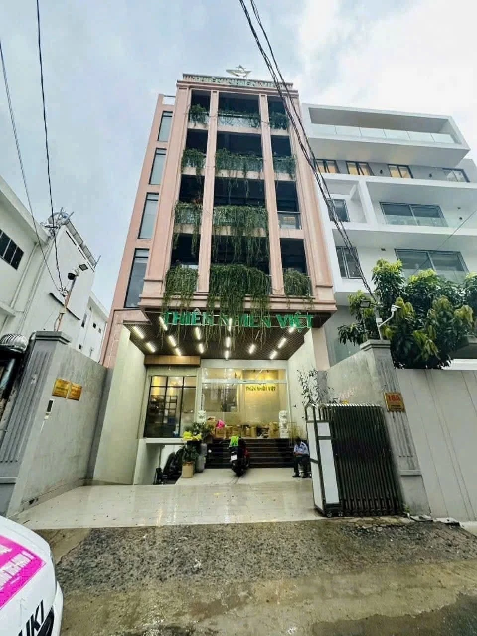 Bán tòa nhà mặt tiền Sông Nhuệ 155m2, hầm 6 tầng, Phường 2, Tân Bình, giá 42 tỷ - Ảnh 1