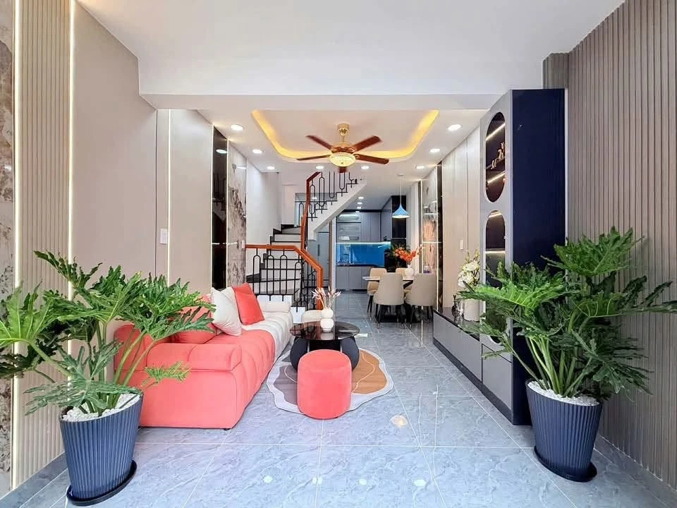 Bán nhà phố mặt tiền 2 tầng 3PN 36m2 Bình Thạnh 6,19 tỷ - Ảnh 1