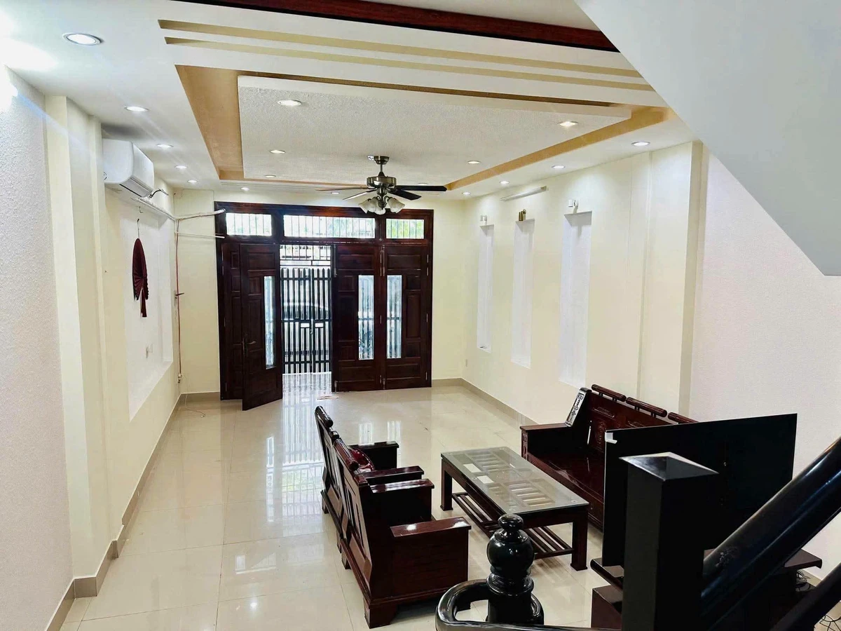 Bán nhà 3PN 4WC 183m2 đường Trần Tử Bình Nha Trang - Ảnh thu nhỏ 2