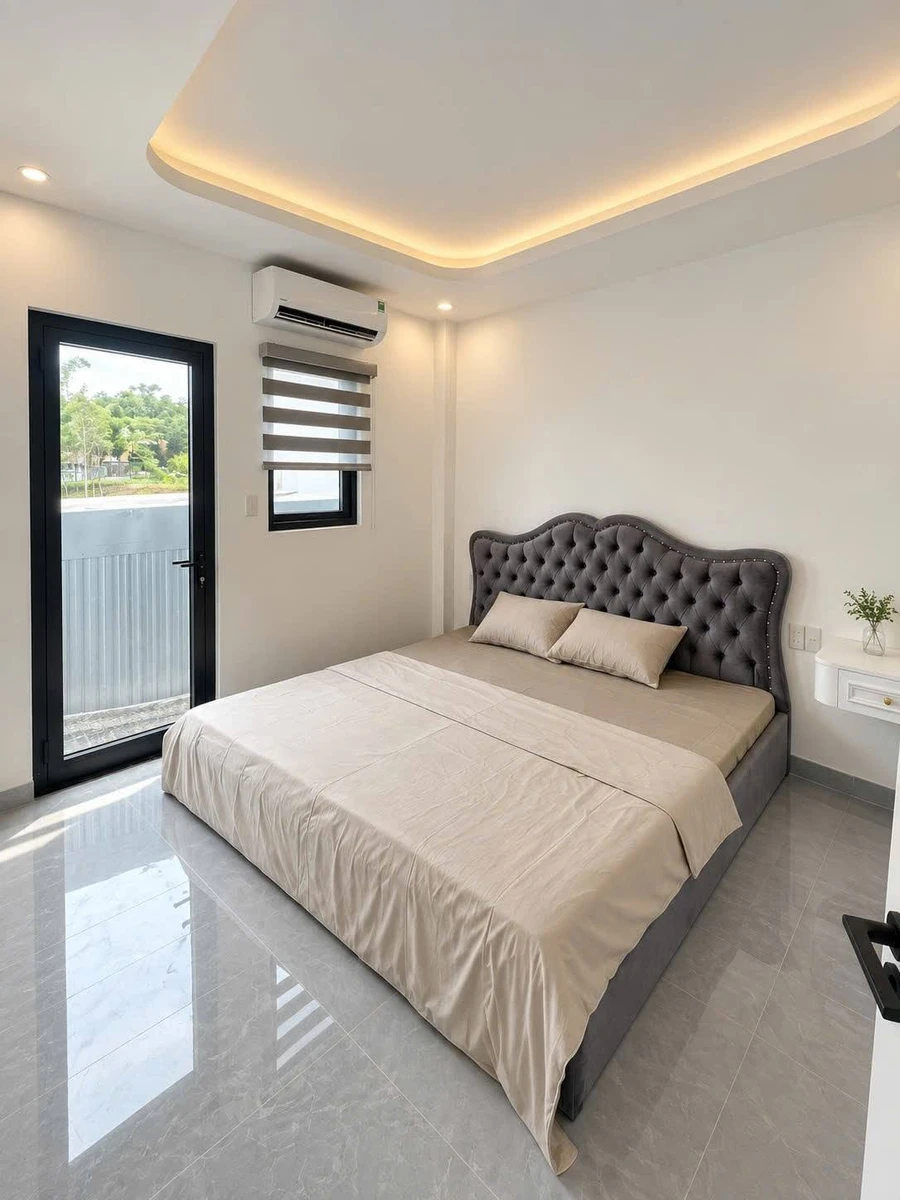 Bán nhà 3 tầng tân cổ điển 100m², full nội thất, đường Lê Ngô Cát, Thủy Xuân, Huế - Ảnh thu nhỏ 2