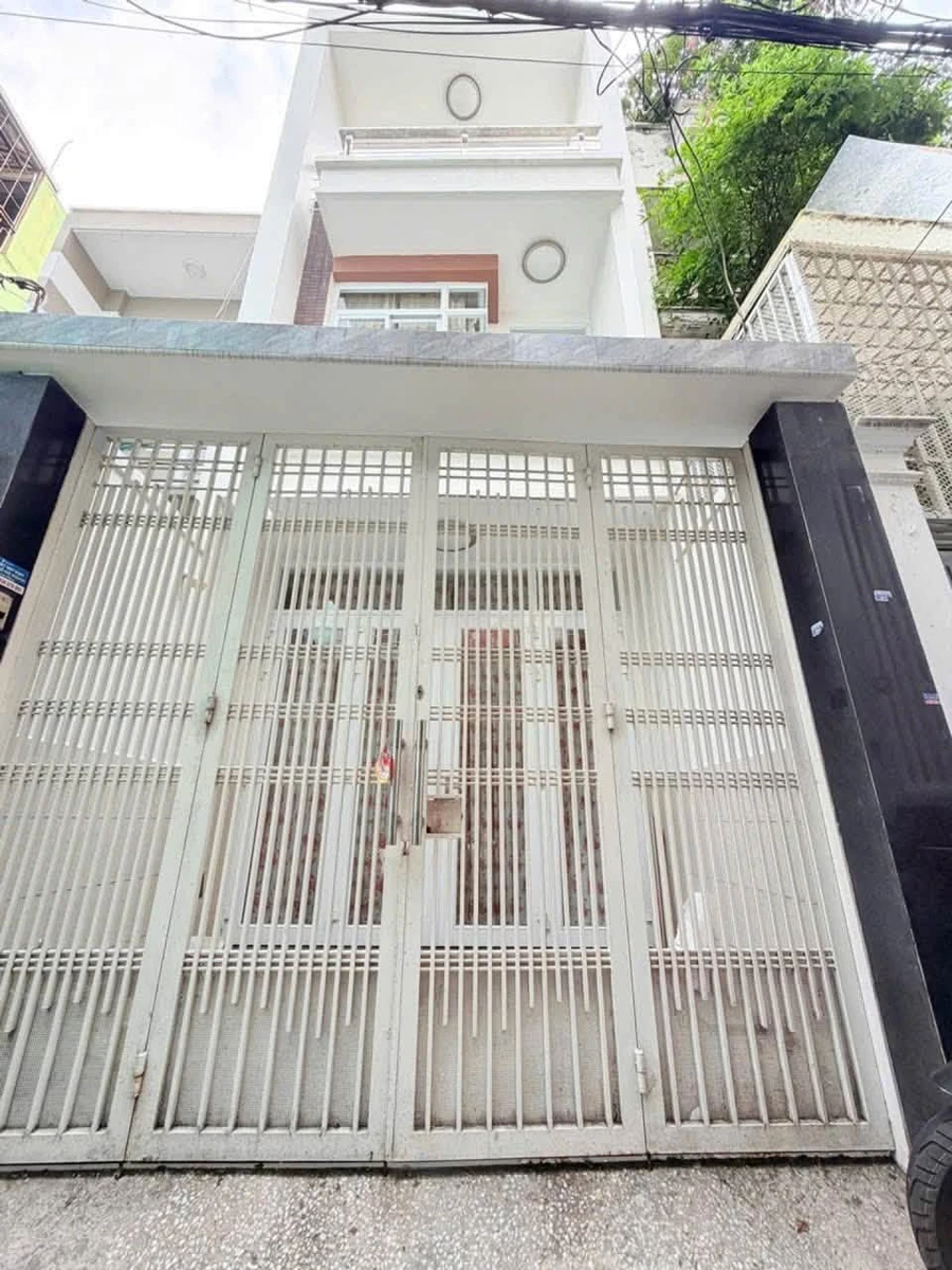 Bán nhà 3 tầng BTCT 4PN 3WC, DT 44m2, giá 6 tỷ tại Hòa Hưng, Quận 10 - Ảnh 1