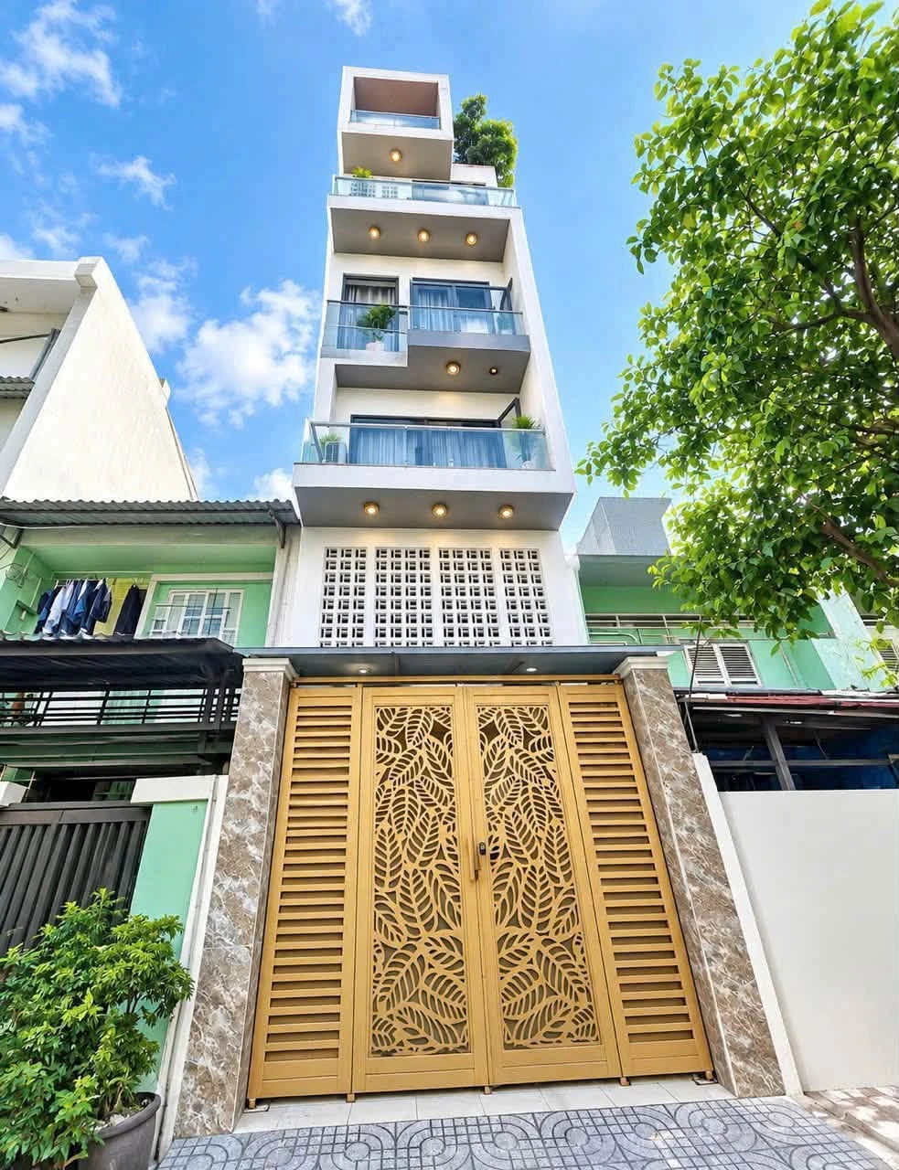 Bán nhà ven sông 5 tầng 76m² Quận 7, sổ riêng 12 tỷ - Ảnh 1