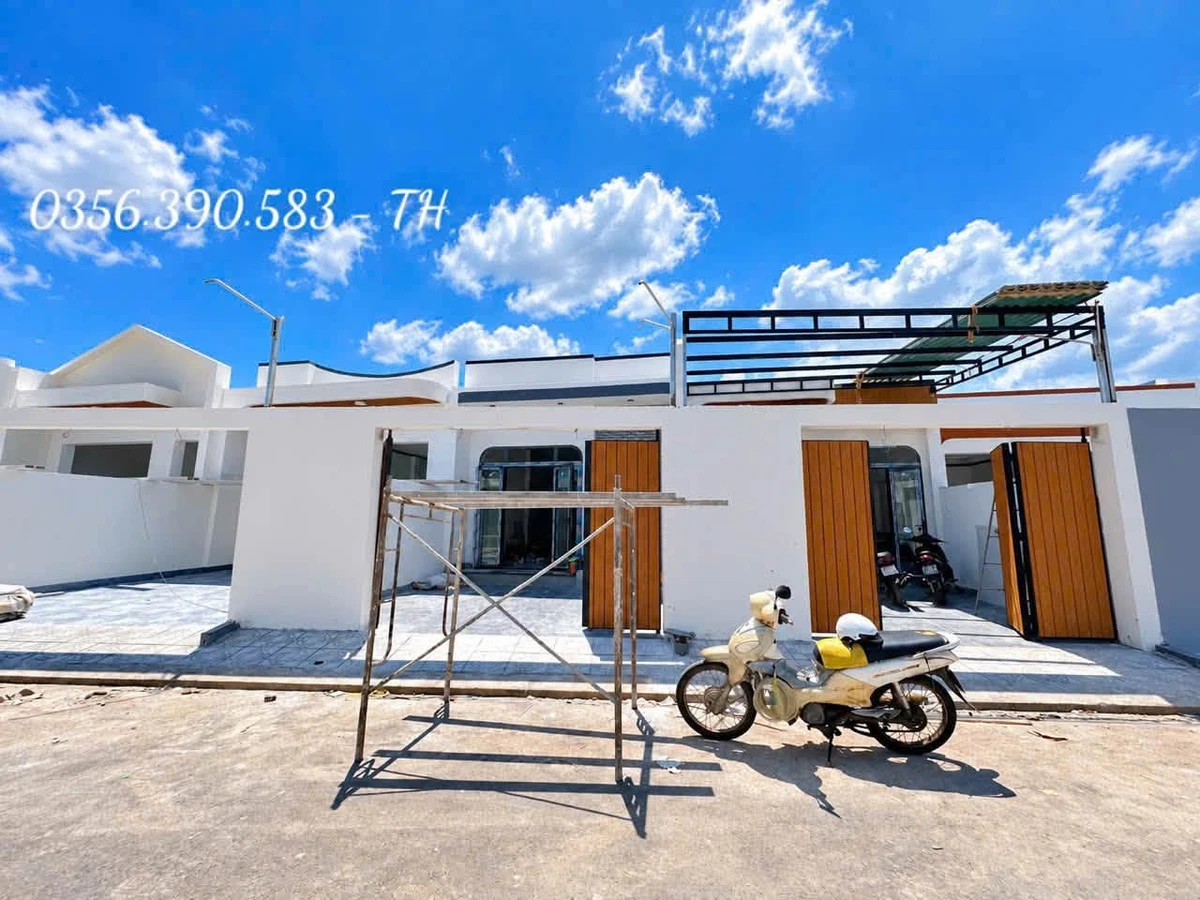 Bán nhà mặt tiền 2PN Long Khánh, 100m², 1 tỷ 250 triệu - Ảnh thu nhỏ 2