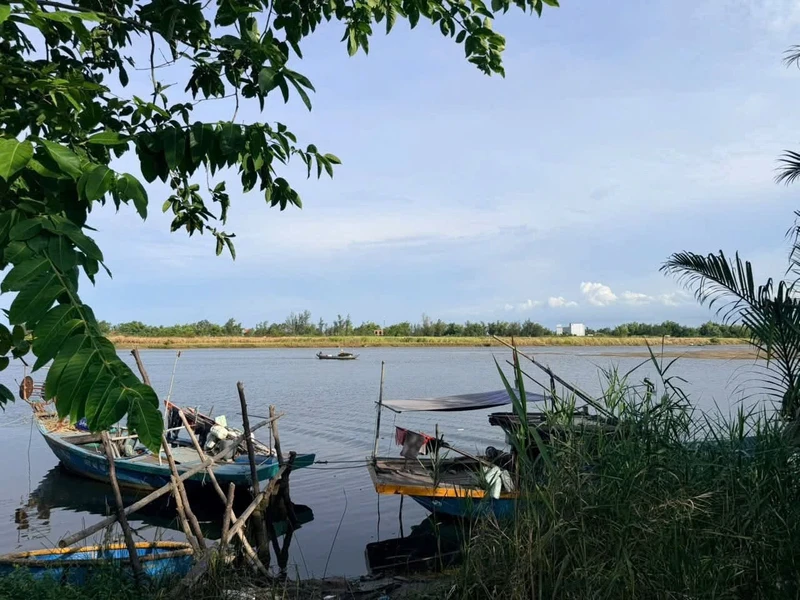 Bán lô đất 200m2 mặt sông Hà Mỹ Duy Vinh