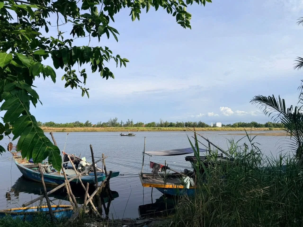 Bán lô đất 200m2 mặt sông Hà Mỹ Duy Vinh - Ảnh 1