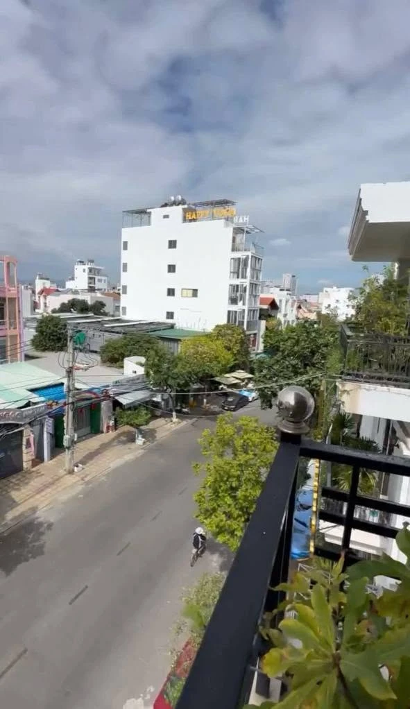 Bán nhà 4 tầng mặt tiền đường Dã Tượng, trung tâm Nha Trang, 102,7m², 13,5 tỷ - Ảnh thu nhỏ 2
