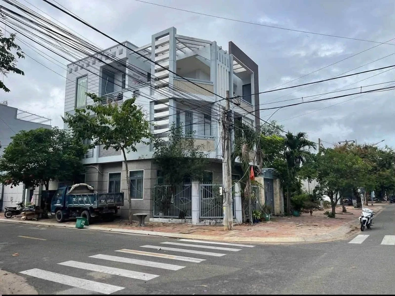 Bán nhà góc 2 mặt tiền Bà Rịa, 163m², 6PN, 6WC