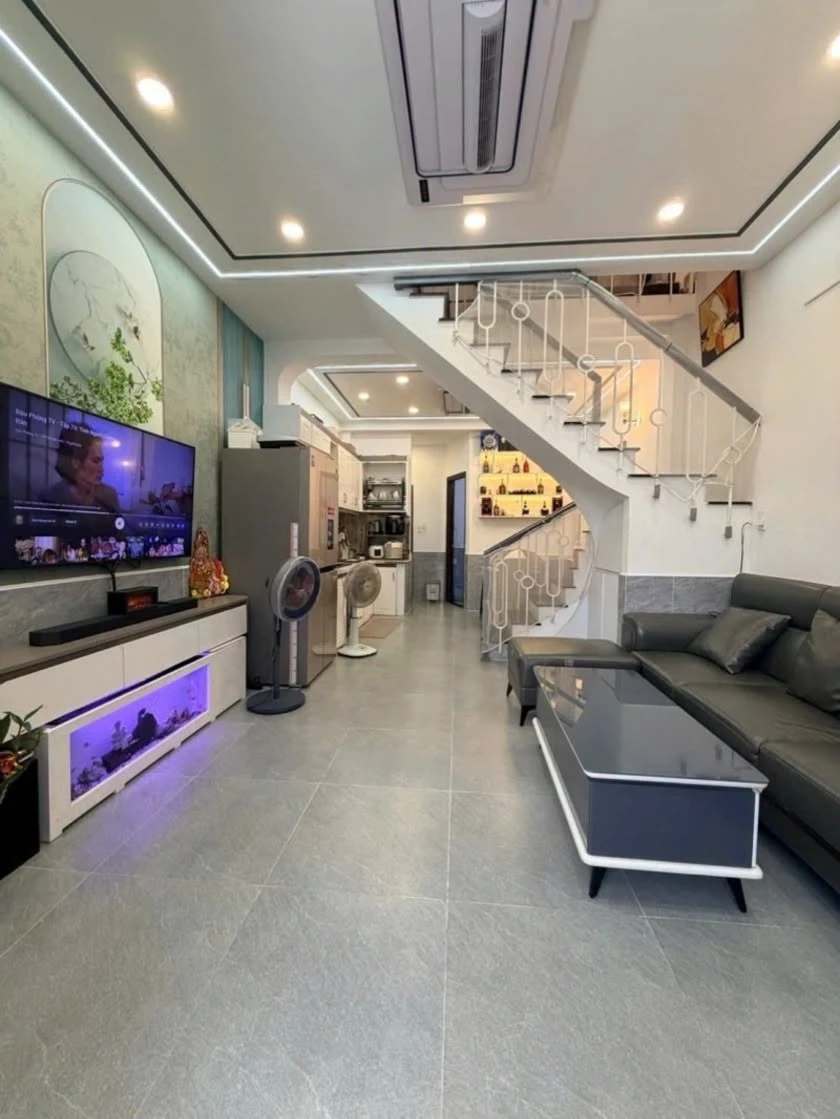 Bán nhà 3 tầng hẻm xe hơi 56m2, 3PN, đường Hà Huy Giáp Quận 12, giá 4,6 tỷ - Ảnh thu nhỏ 4