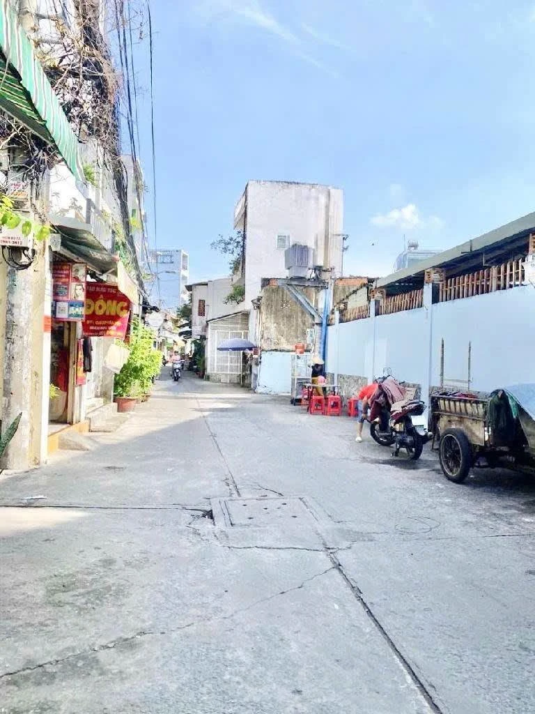 Bán nhà hẻm thông 2 tầng 70m² 4PN gần Ông Ích Khiêm, Quận 11, giá 6,9 tỷ - Ảnh thu nhỏ 3