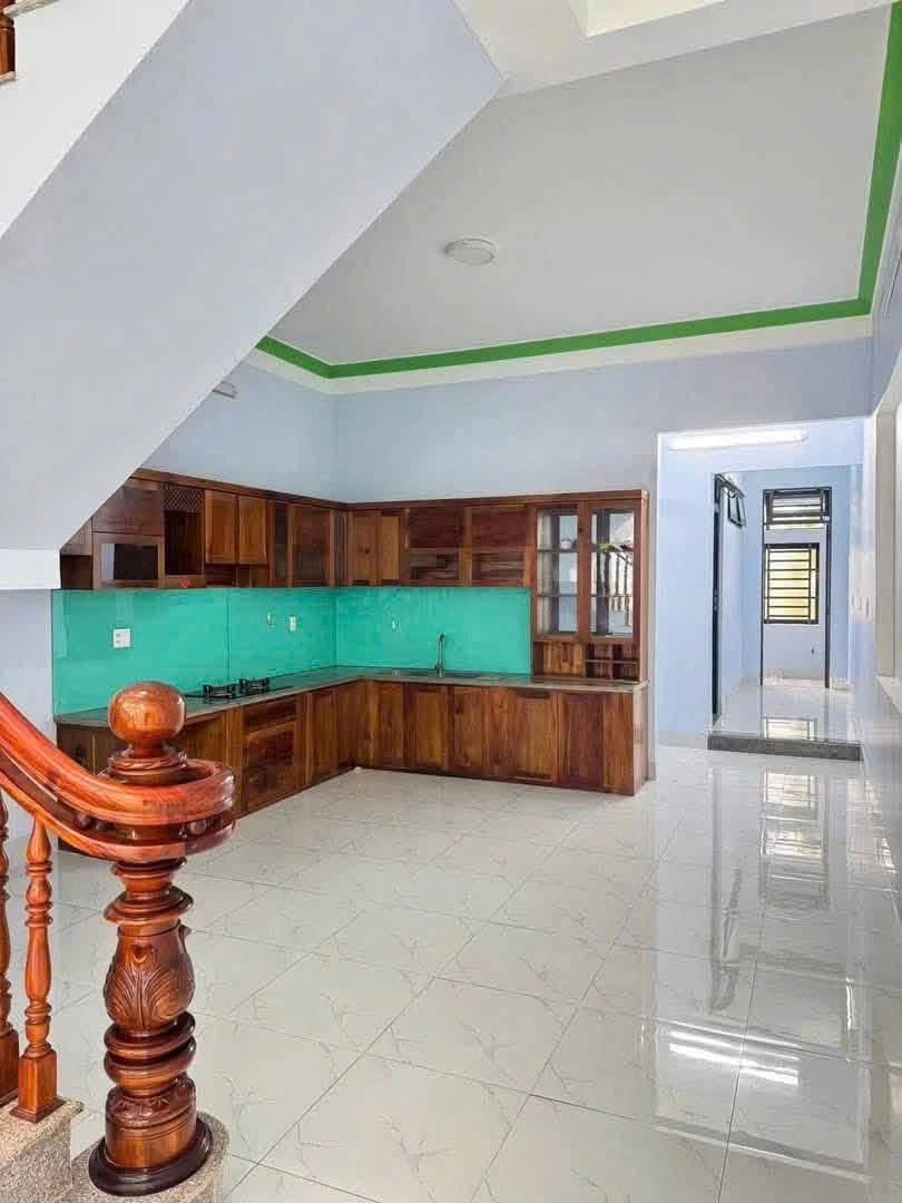 Bán nhà 1 trệt 1 lầu mặt tiền Nguyễn Thái Học, 115m2, khu TDC Bắc HL10, Long Tâm, Bà Rịa - Ảnh thu nhỏ 3