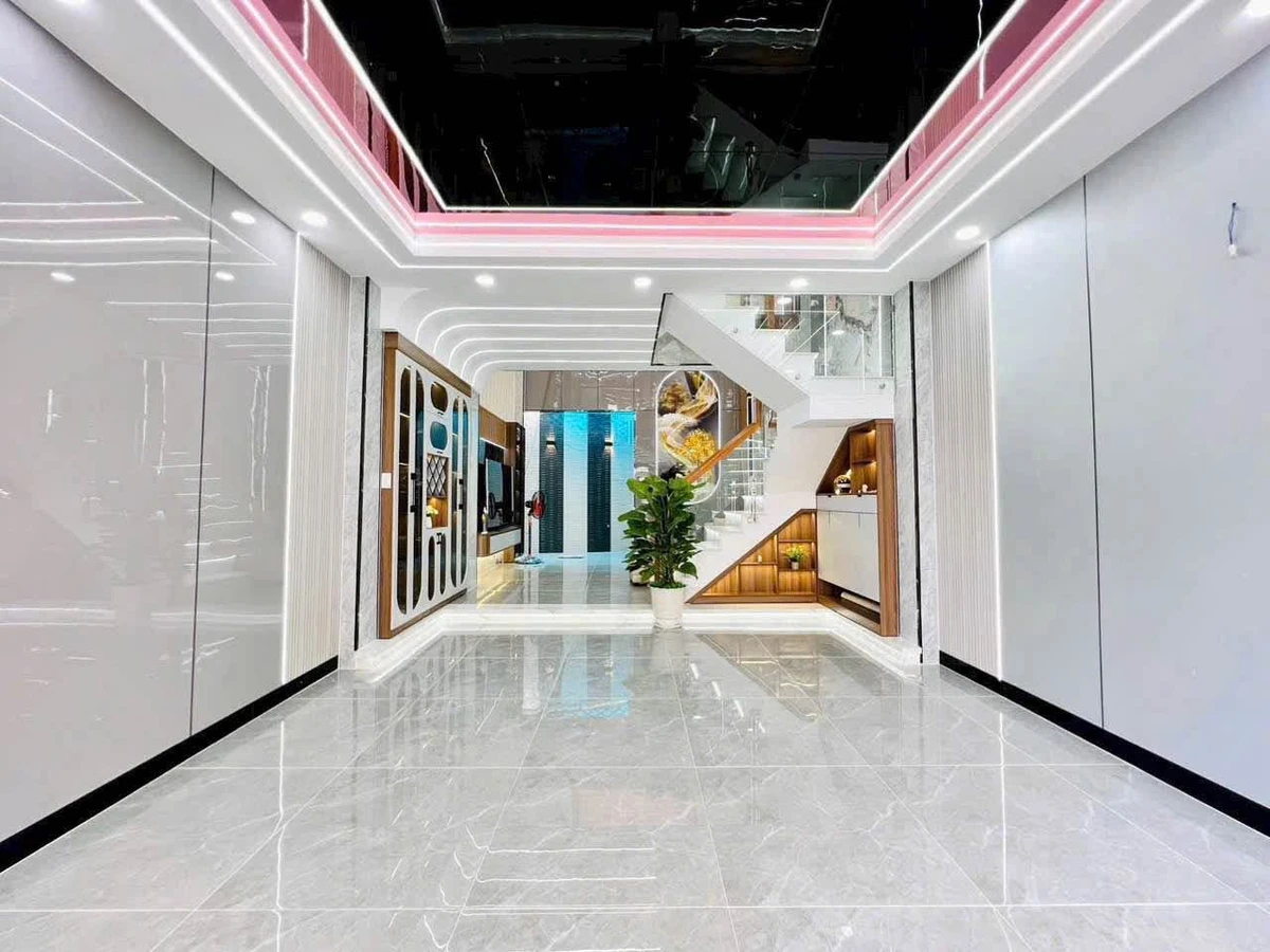Bán nhà phố hẻm xe hơi 8m, 4,7x12m, 4PN full nội thất, Nguyễn Ảnh Thủ, Quận 12 - Ảnh thu nhỏ 3
