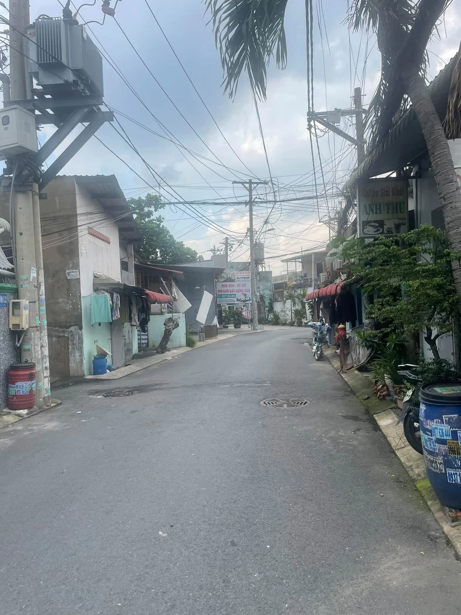 Bán nhà 2 tầng hẻm xe tải 78m2, 3PN, sổ riêng, Dĩ An gần Linh Xuân, giá 4 tỷ - Ảnh thu nhỏ 2