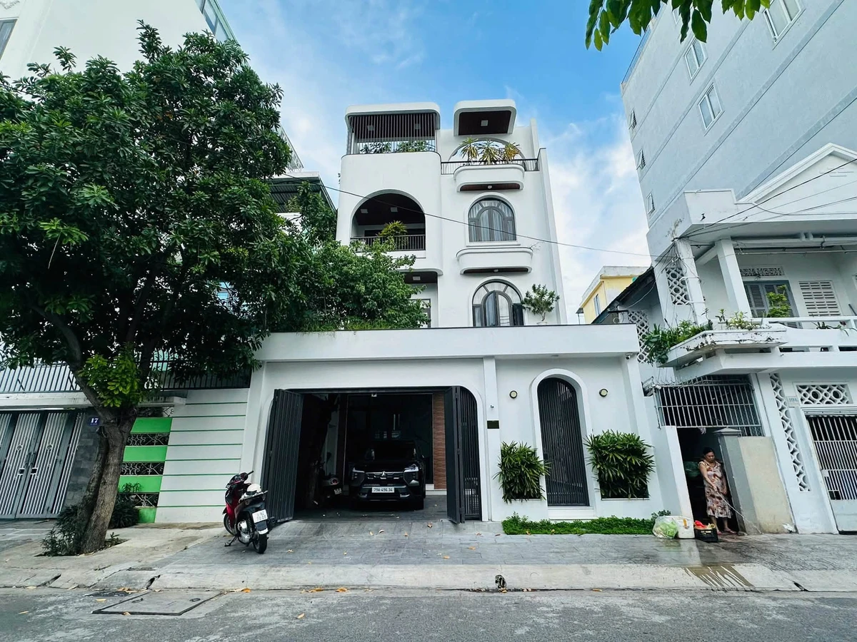 Bán biệt thự 5 phòng ngủ 411m² mặt tiền Lê Chân Nha Trang - Ảnh 1