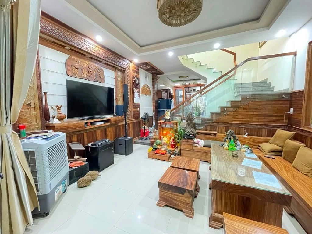 Bán nhà 2 tầng 60m2 Cách Mạng Tháng 8 giá 2,9 tỷ - Ảnh 1