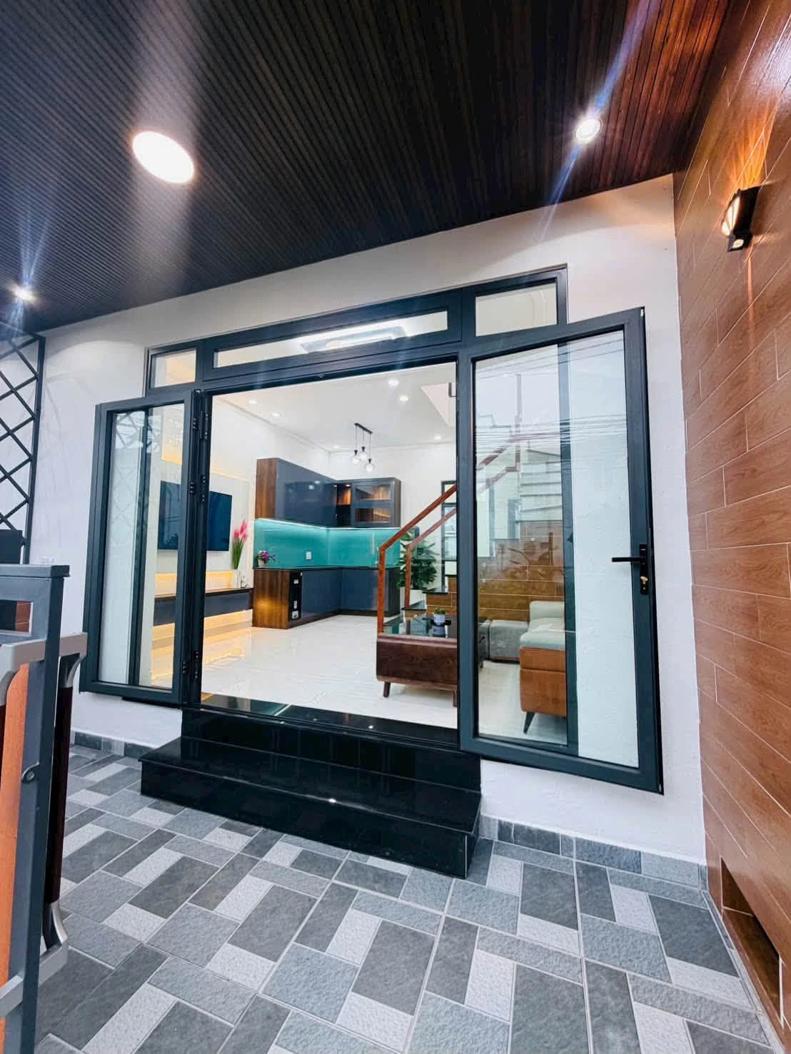 Bán nhà 1 trệt 1 lầu 50m², 3 phòng ngủ gần Hồ Xuân Hương, Phường 9, Đà Lạt - Ảnh 1