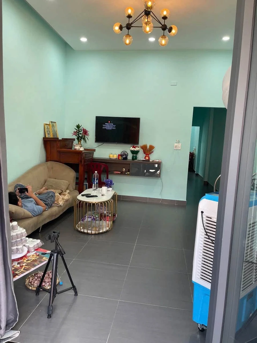 Bán nhà Quận 12 gần chợ Chủ Hạ 68m2 2 tỷ 80 - Ảnh thu nhỏ 2
