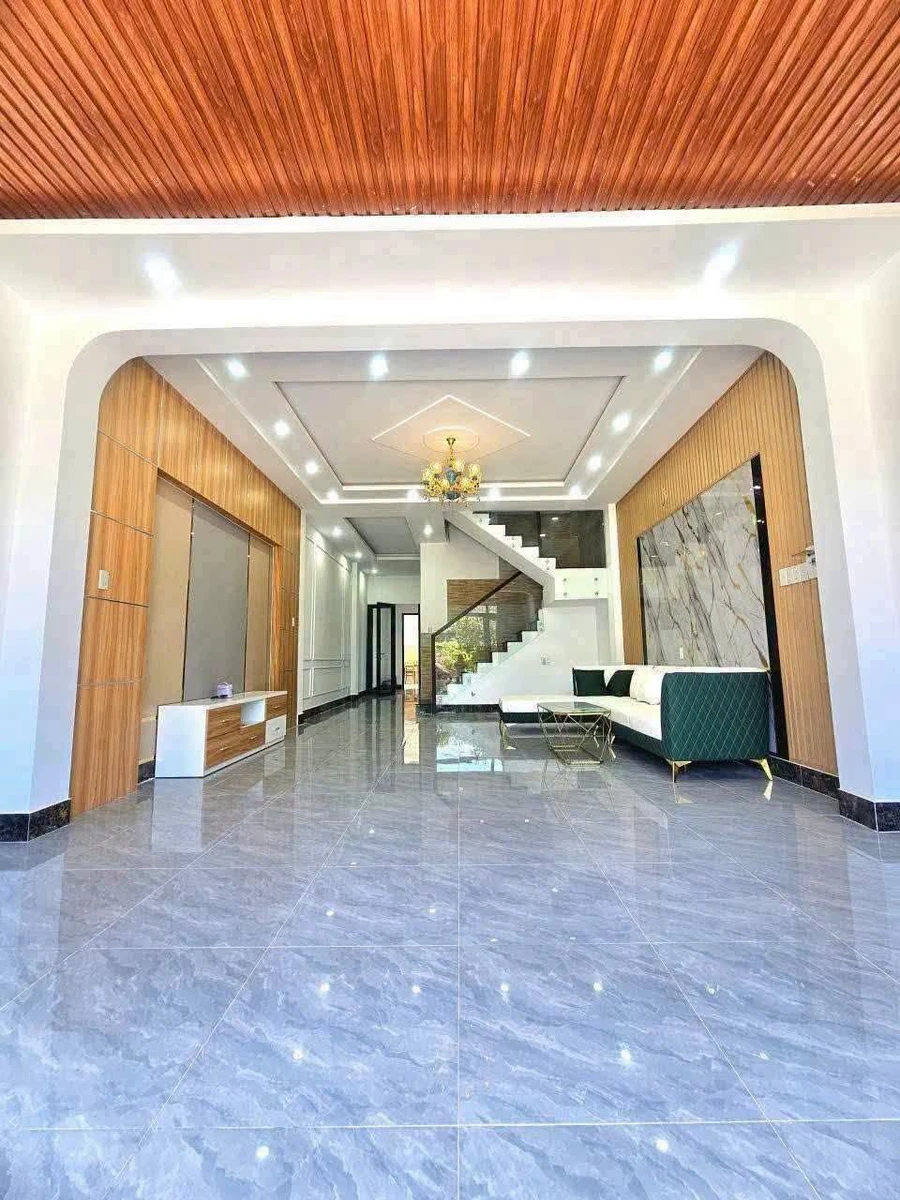 Bán nhà mặt tiền Nguyễn Huy Tưởng 85m², 3 phòng, 2,4 tỷ - Ảnh thu nhỏ 3