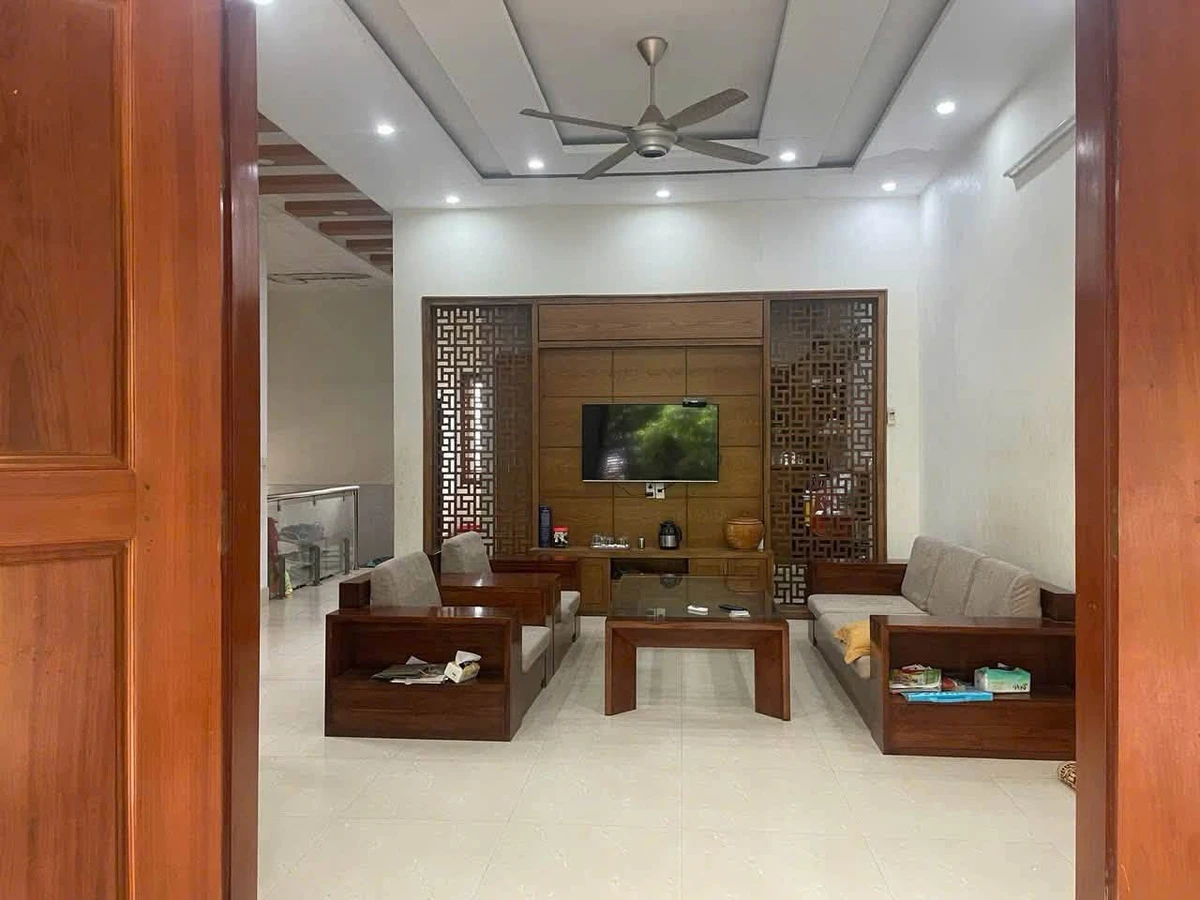 Cho thuê nhà 3 tầng 500m² 7PN 15tr/tháng đường 72 - Ảnh 1