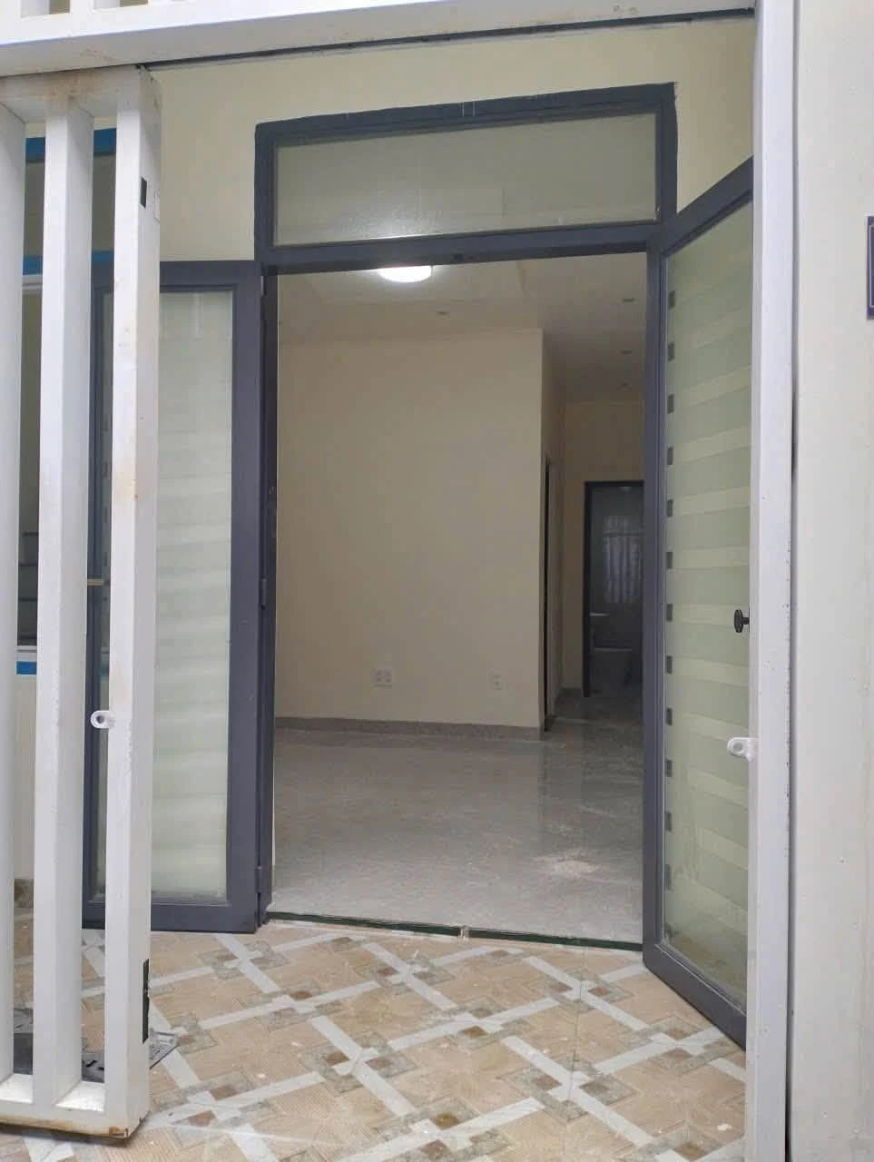 Bán nhà phố 42,6m2 hẻm Củ Chi, Bắc Nha Trang, cách biển Hòn Chồng 300m, giá 3,9 tỷ - Ảnh 1