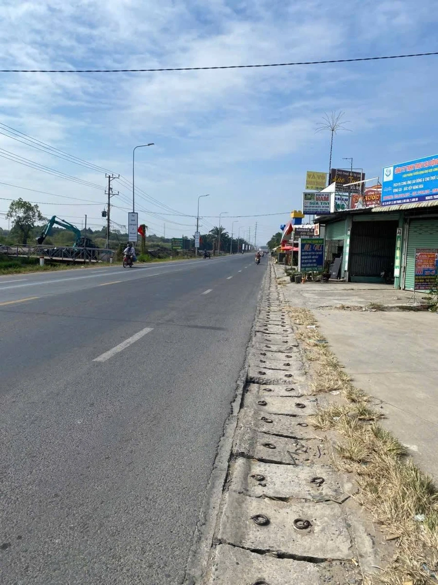 Cho thuê kho 1800m2 mặt tiền Tân Đức 80 triệu/tháng - Ảnh thu nhỏ 4
