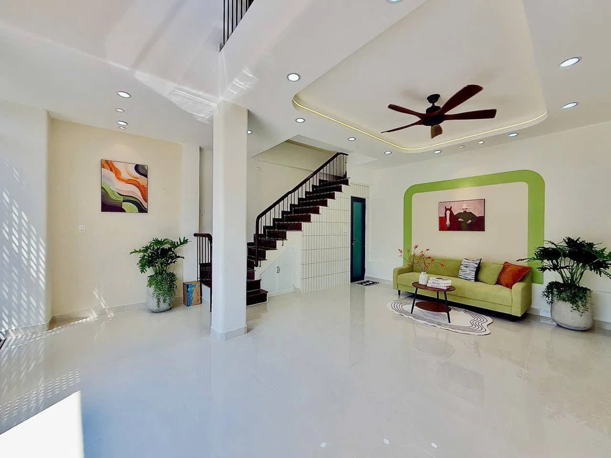 Bán nhà mặt tiền Phạm Văn Đồng 6 tầng, ngang 5,8m, 226m² sàn, giá hơn 10 tỷ - Ảnh thu nhỏ 3