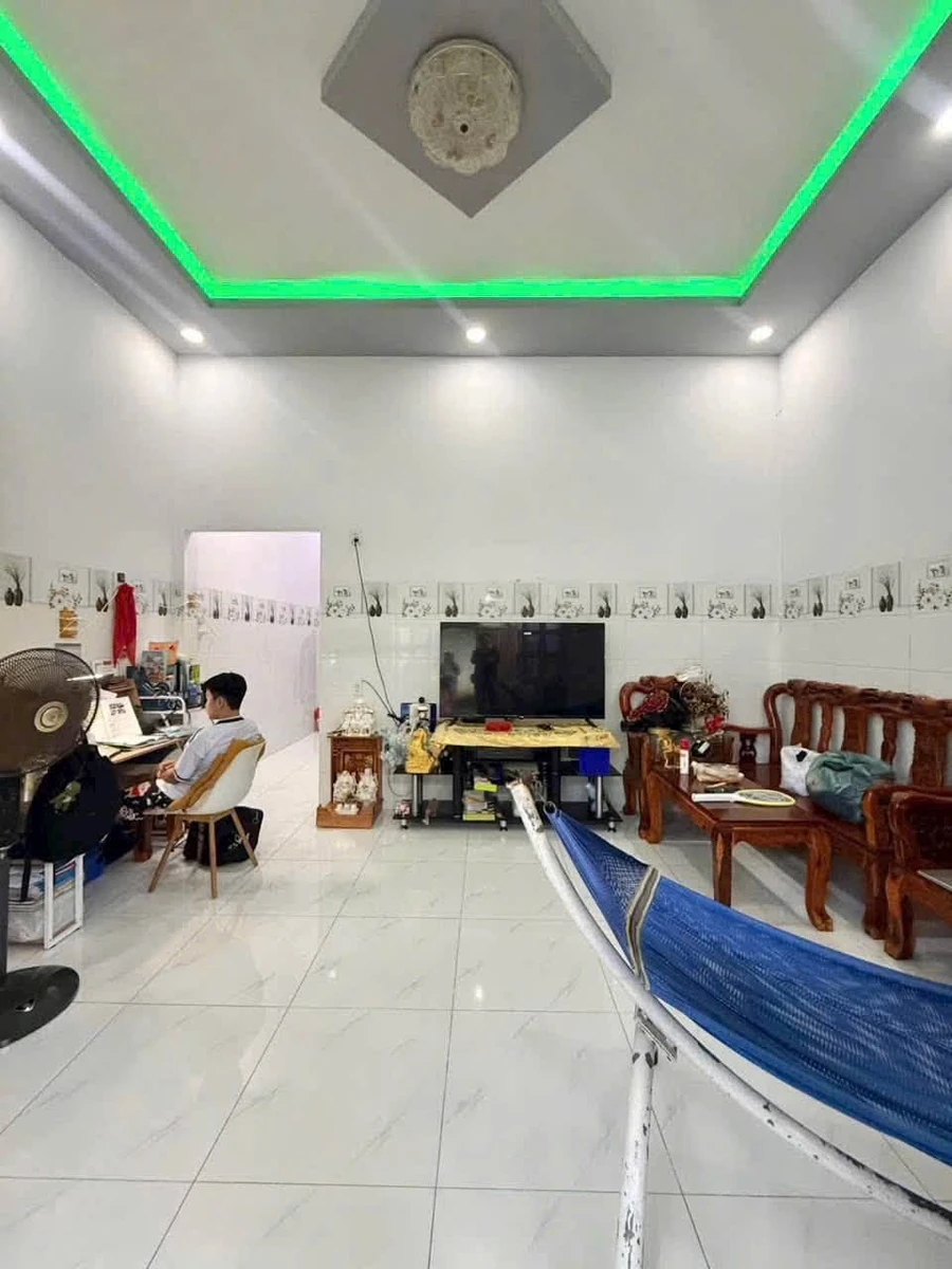 Bán nhà Phú Hưng 50m² 2 phòng ngủ, giá 1 tỷ 190 triệu - Ảnh thu nhỏ 2