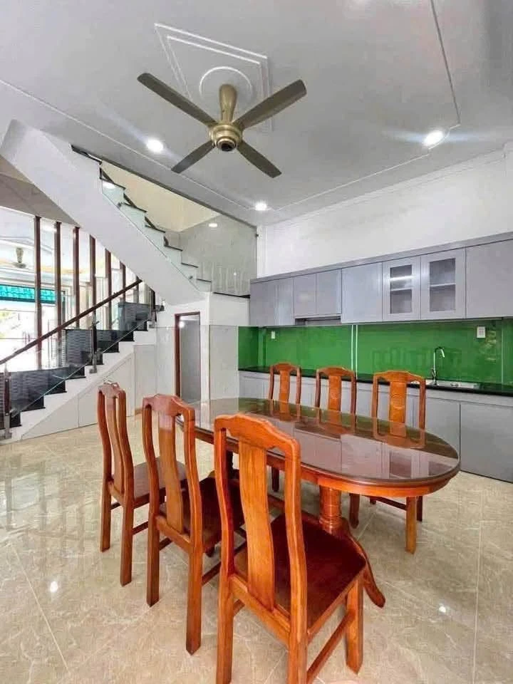 Bán gấp nhà sổ riêng 1 trệt 1 lầu 65m2, 3 phòng ngủ đường Tân Phước Khánh 07, Bình Dương - Ảnh thu nhỏ 3