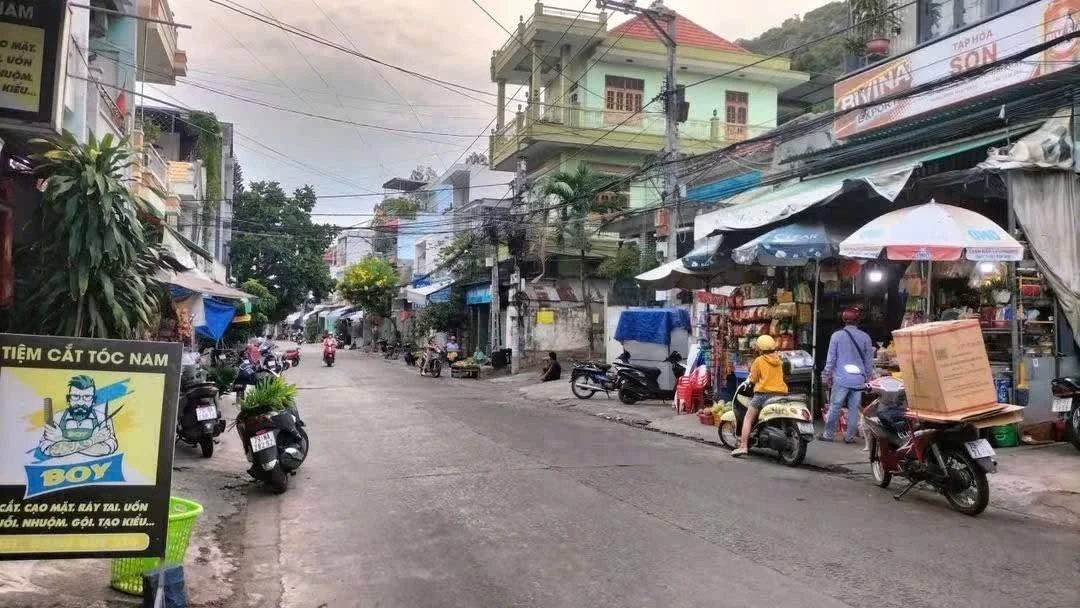 Bán đất mặt tiền Ngô Đến Nha Trang 68.7m2, 5.5 tỷ - Ảnh 1