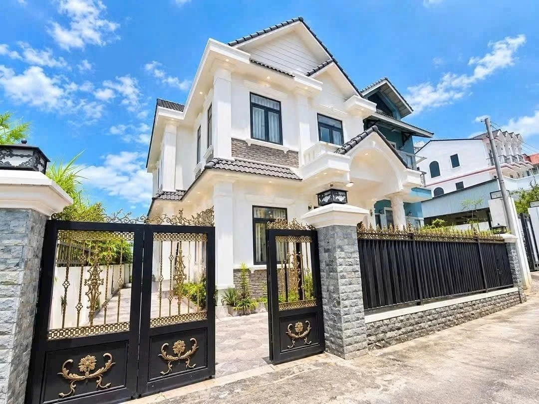 Bán villa 4PN 222m² Lý Nam Đế Đà Lạt 8.9 tỷ - Ảnh 1