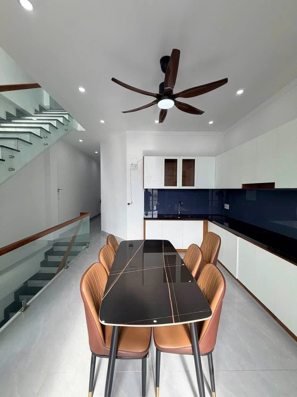 Bán nhà 3PN, 170m2, trung tâm Nam Quốc Cang, 2,75 tỷ - Ảnh 1