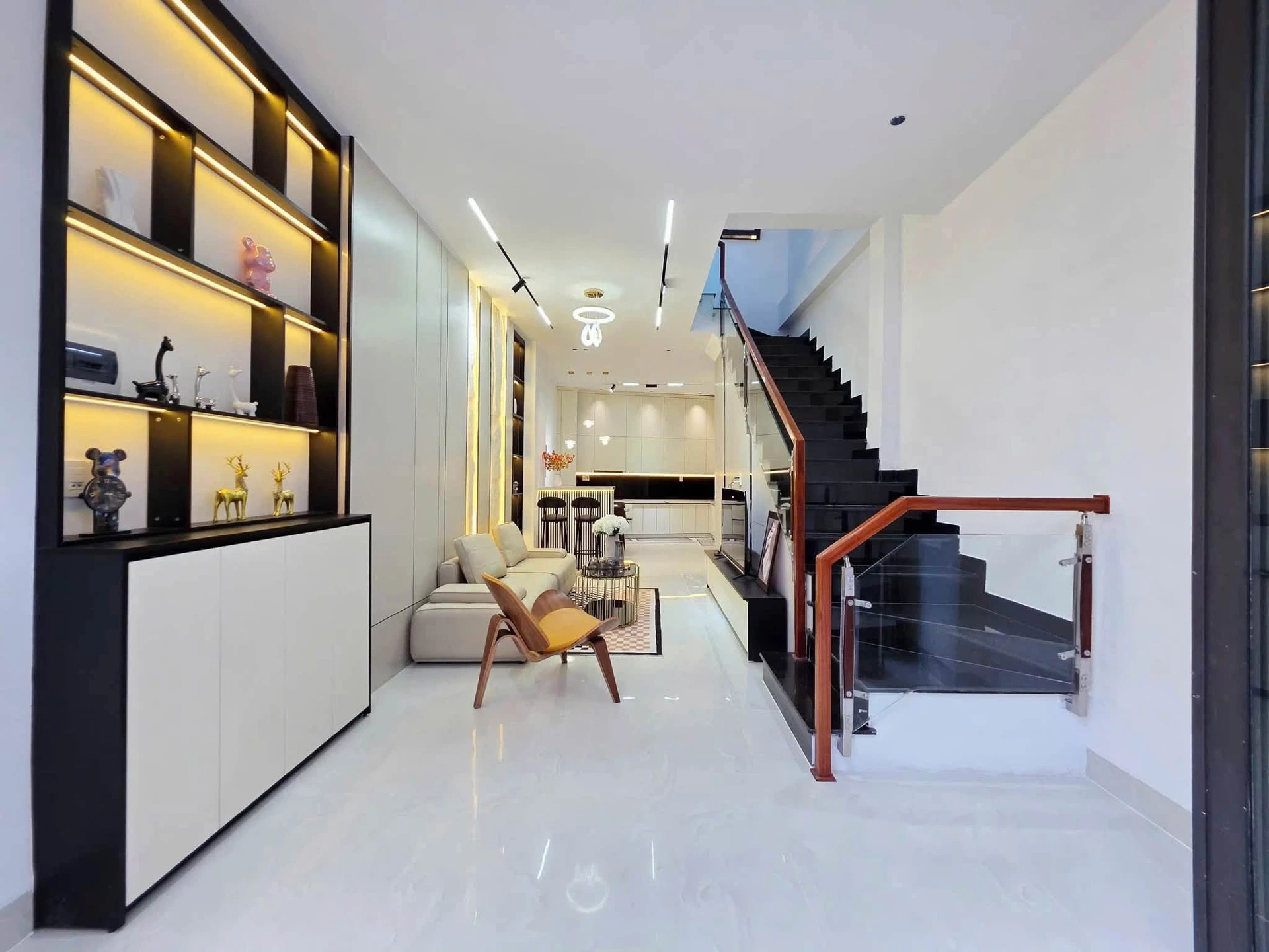 Bán nhà 3 tầng 150m² Đà Nẵng, có dòng tiền cho thuê 18 triệu - Ảnh 1