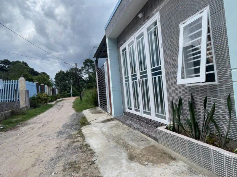 Bán nhà hẻm 75 m² 2 phòng ngủ Phạm Hùng Long Hoa, Tây Ninh